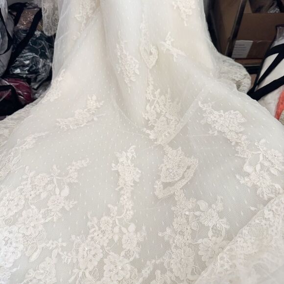 Pronovias / San Patrick Off-White Strapless Wedding Gown Size 12 Long Train GUC - Picture 15 of 16